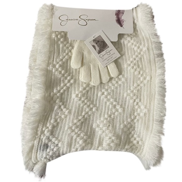 NWT Jessica Simpson 2pc Scarf and Glove Set - Picture 1 of 4